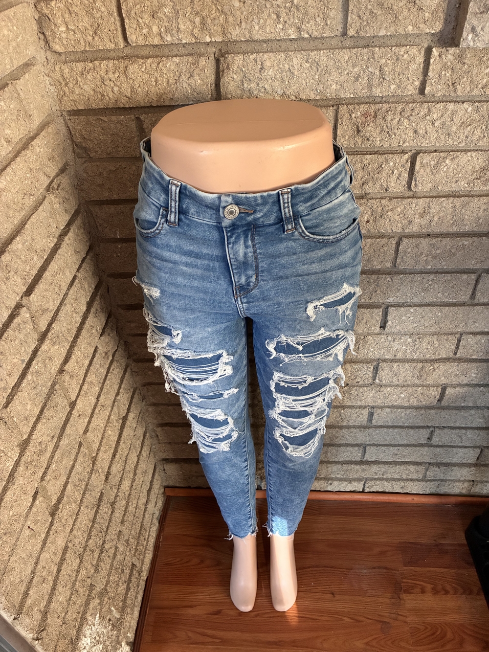 American Eagle Outfitters Light Blue Ripped Skinny Jeans